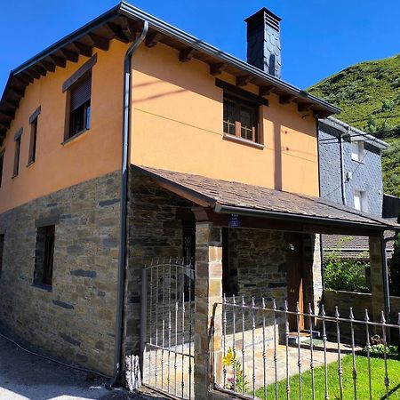 Casa Miravalles Fornela Guimara المظهر الخارجي الصورة
